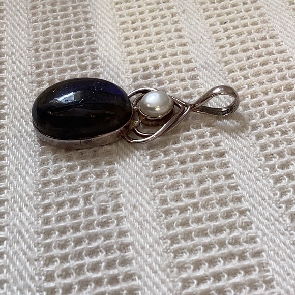 Slide Pendant - Picture 3 of 5